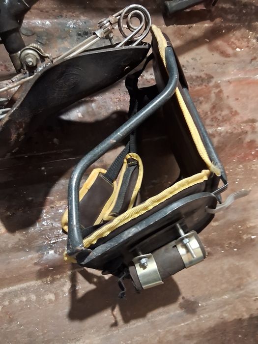 Велосипедні дитяче крісло.