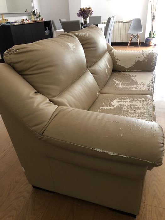 Sofa de 3 lugares, 1,85cmX0,85cm.