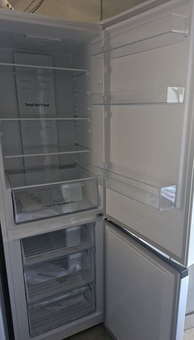 Frigorífico combinado hisense