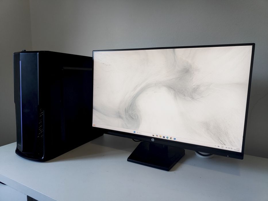 PC gamer com ecrã HP 27