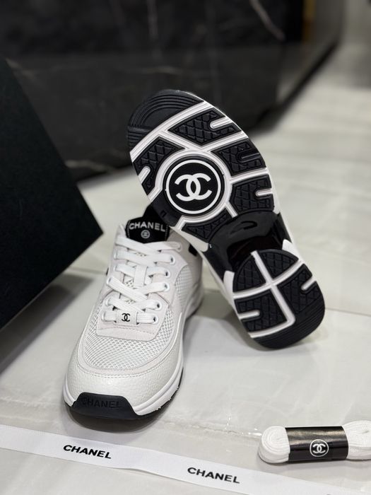 Sneakersy Chanel White