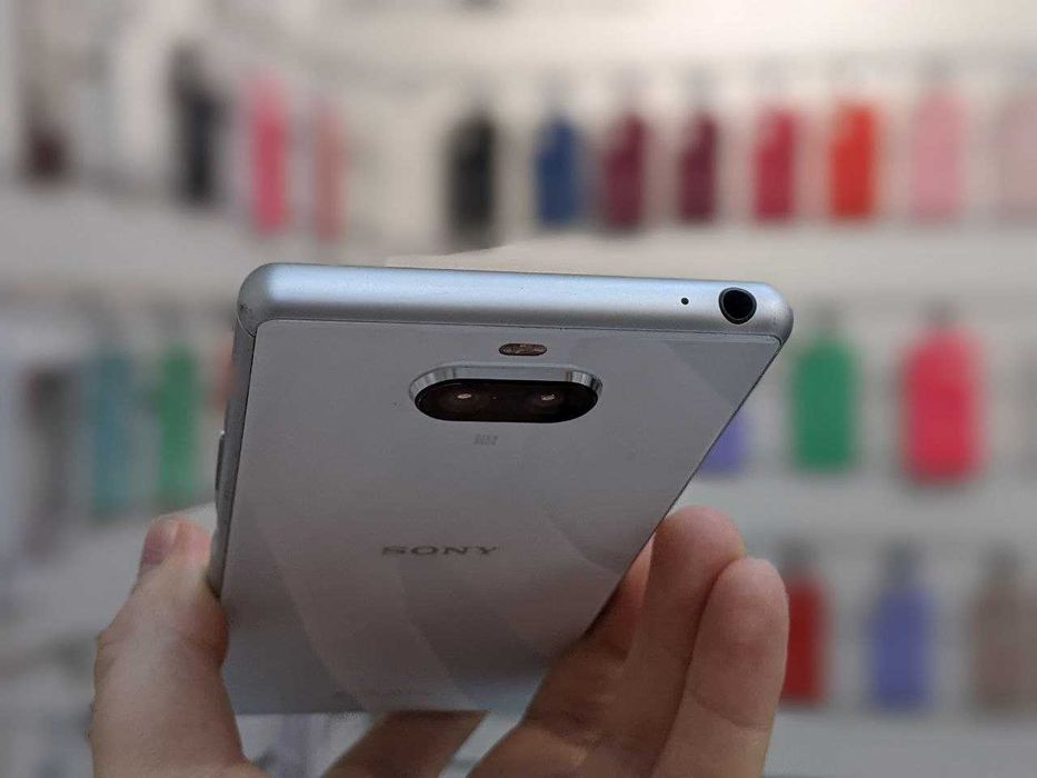 Телефон Sony Xperia 8 902SO 4/64Gb White