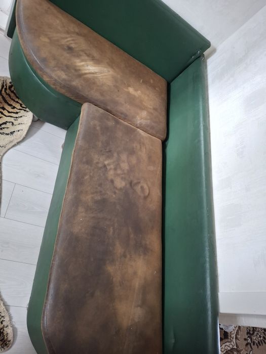 Уголок кухонний диванчик