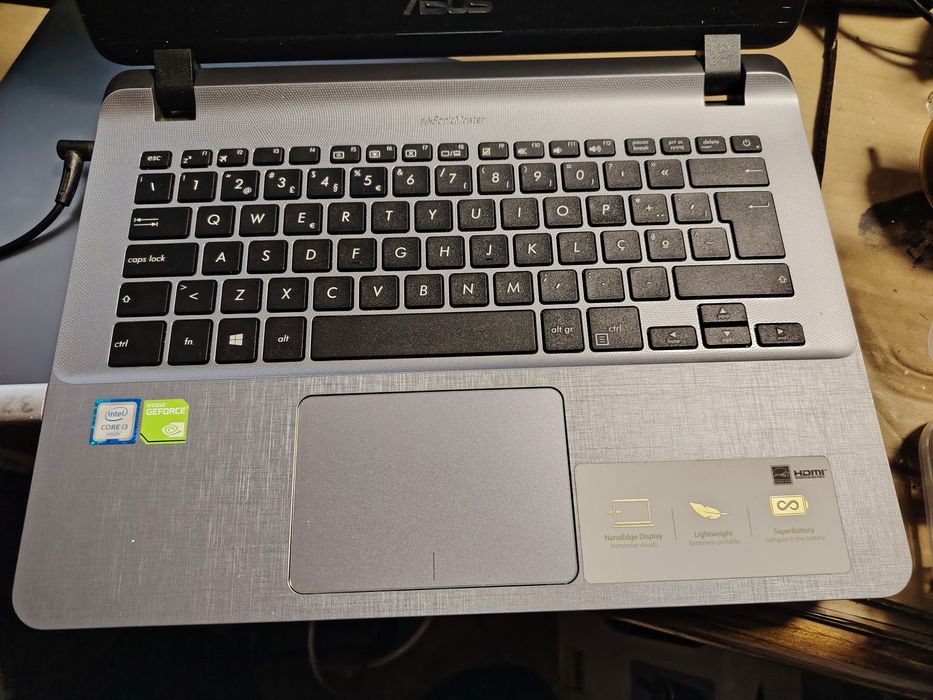 ASUS Vivobook X-407UB