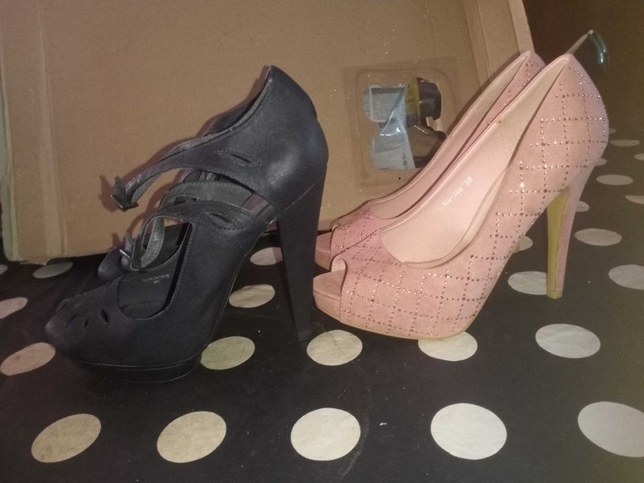 Sapatos de senhora novos