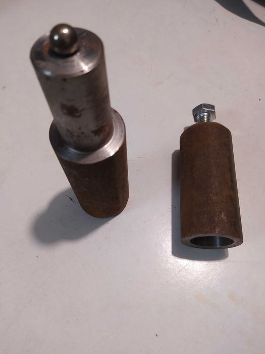 Петли навесы стальные.диаметр 30мм 28 мм и меньше