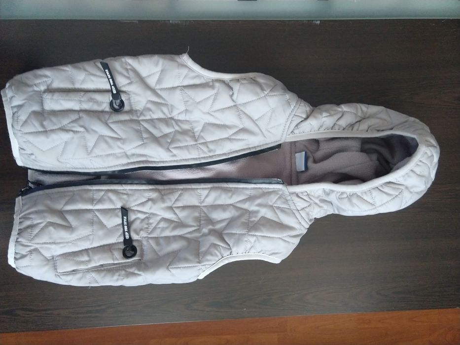 Детский теплый жилет с капюшоном. Рост 128