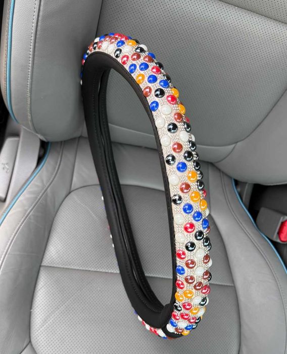 Чехол на кермо руль.  Жіночий чохол на кермо зі стразами.