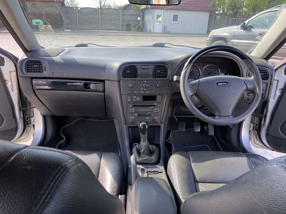 продаю авто Volvo