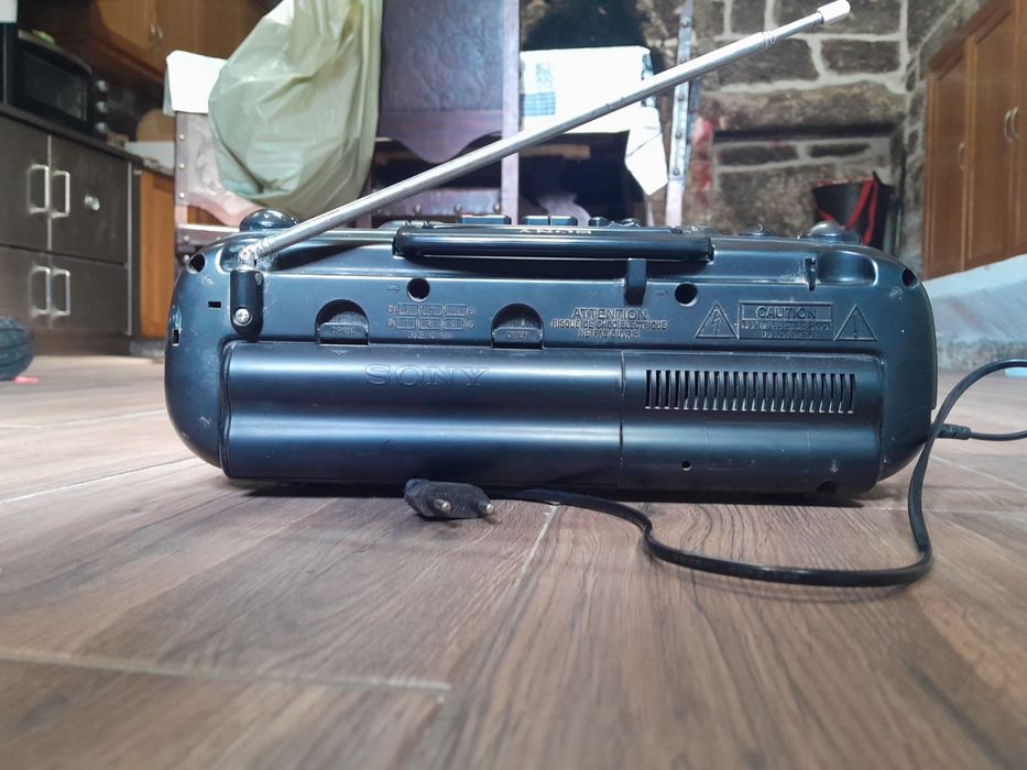 Rádio antigo Sony