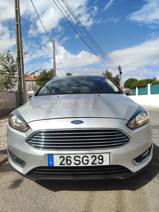 Ford focus 1.0  TITANIUM AUT