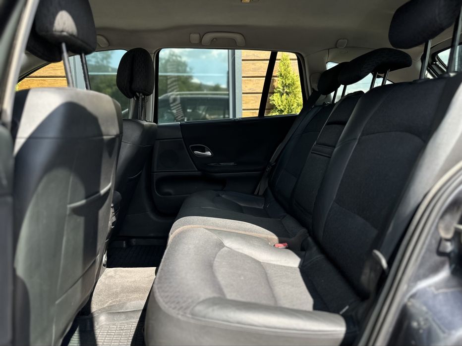 RENAULT LAGUNA 2005 року, 1.9 дизель, механіка, передній привід.