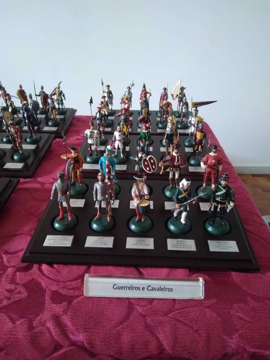 RESERVADA 120 Soldadinhos de Chumbo - Coleção Completa de Guerreiros e Cavaleiros de Vários Períodos Históricos