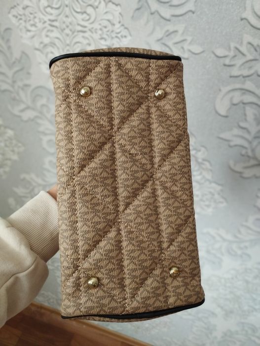 Продам сумочку від Michael kors