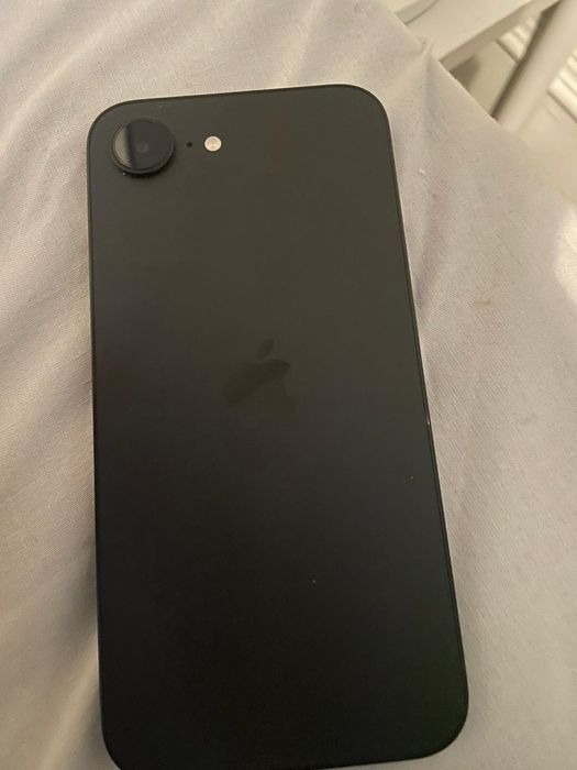 iPhone 16e como novo
