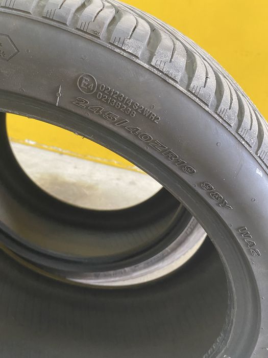 Pneus 245 40 R19