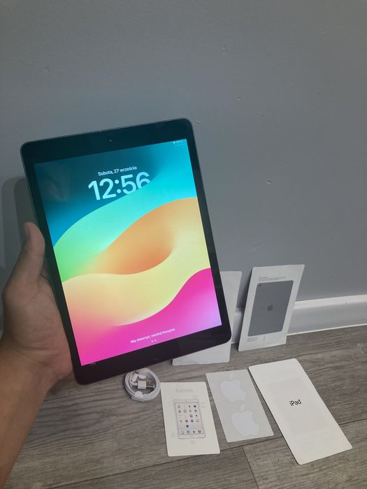 Tabet apple ipad 6 , ipad 7 - stan dobry