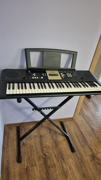Keyboard Yamaha YPT-220 ze stojakiem