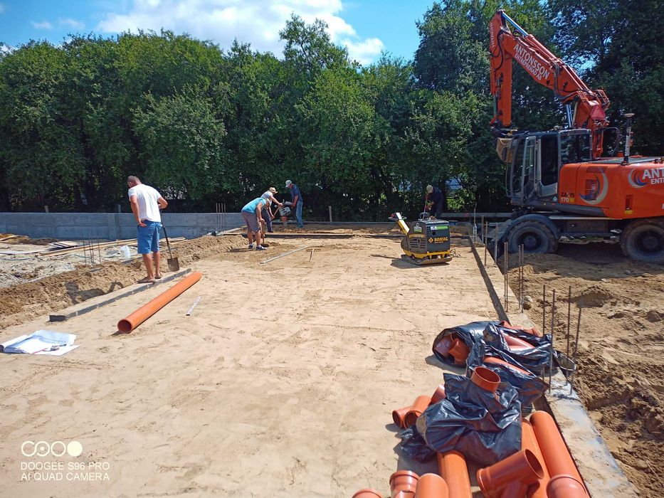 Roboty ziemne, niwelacja terenu, wynajem koparek