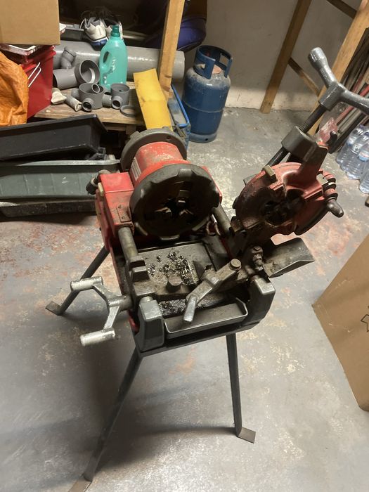 Maquina de atarraxar