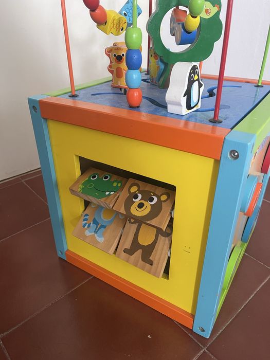 Brinquedo sensorial/educativo