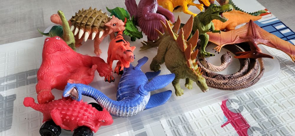 Набор динозавров  15 штук