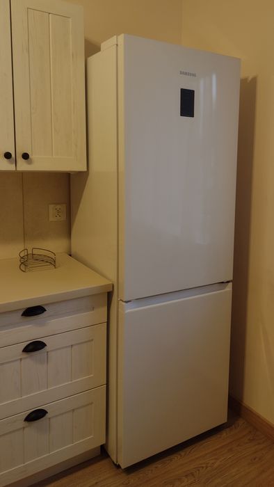 Lodówka Samsung RB34C675DWW