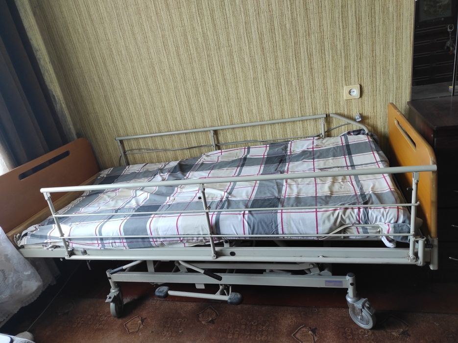 Ліжко медичне. Кровать медична