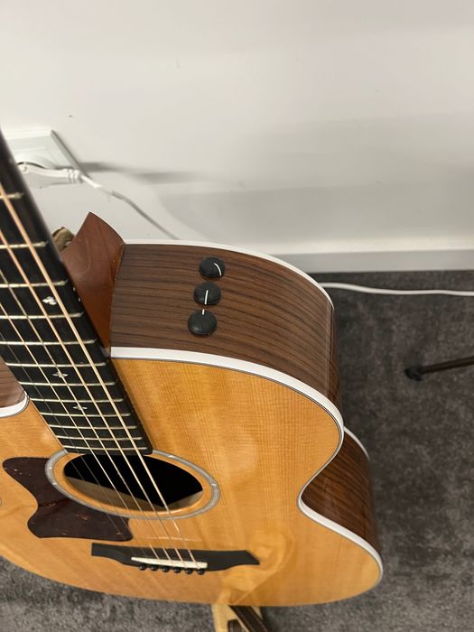 Taylor 214dlx Lefht-hand ESQUERDINA