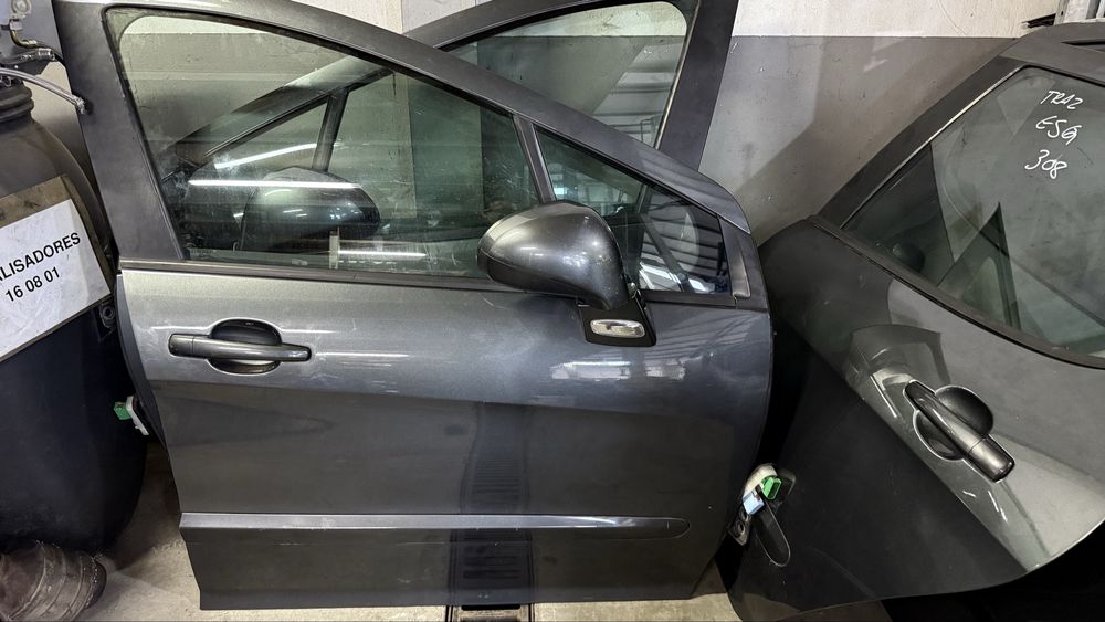 porta frente direita Peugeot 308 ano 2008