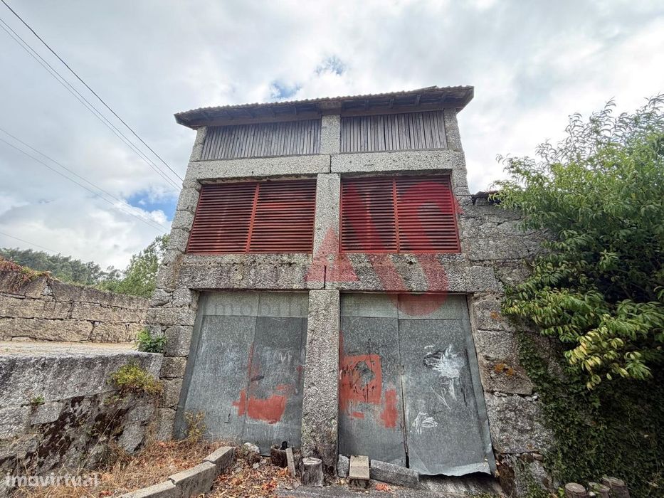 Moradia para Restauro com Terreno de 340 m² | Estorãos, Fafe