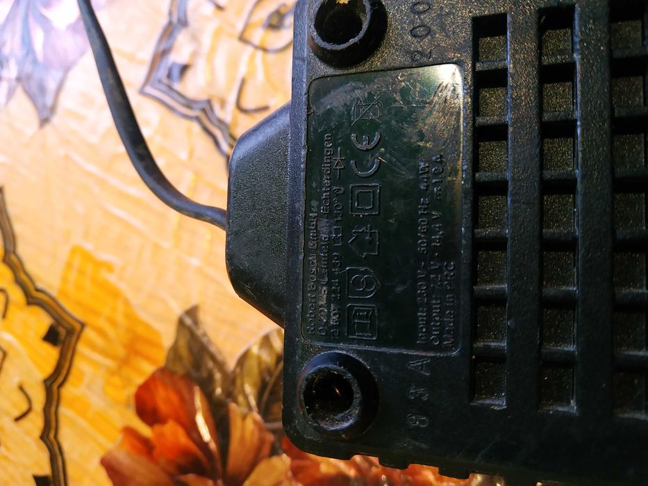 Бошовська зарядка 450 грн