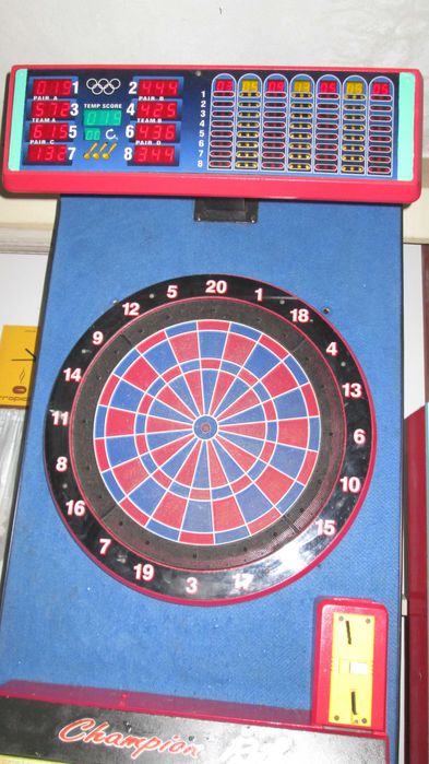 Máquinas setas com suporte original com 8 jogadores como nova