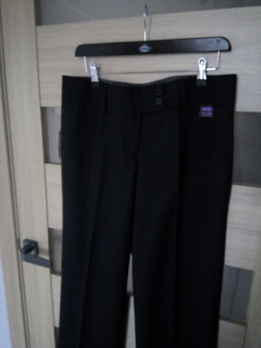 Чорні жіночі брюки класика розмір 14 на 48, вовна 30%