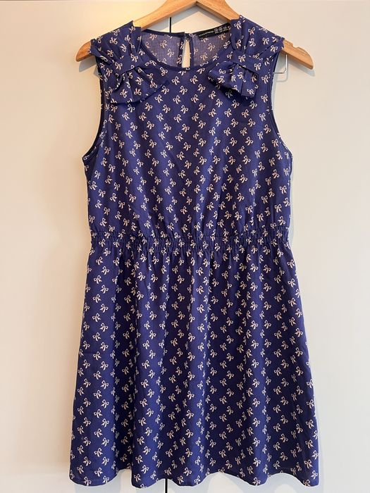 Vestido roxo com laços