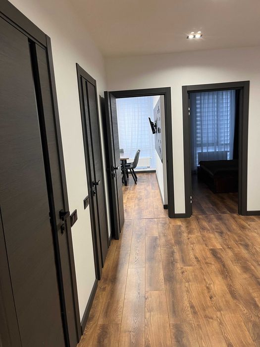 Продає 3-х кім квартири в заселеній новобудові Дублями