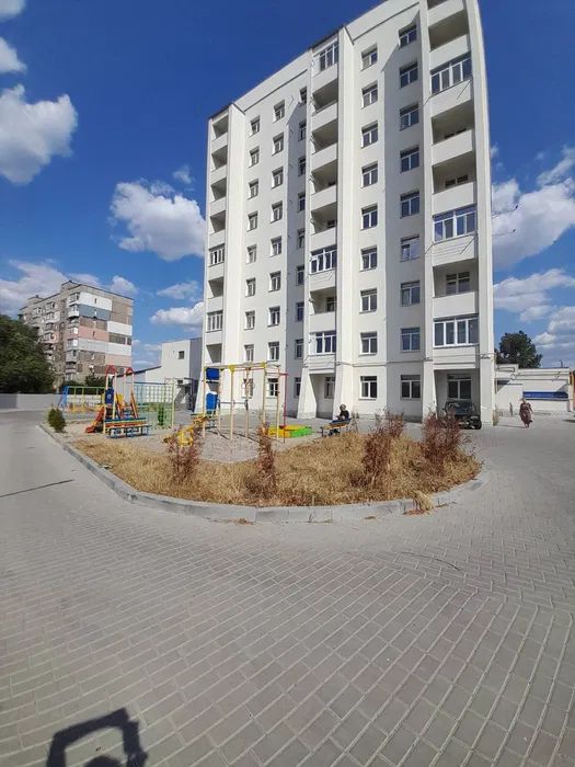 Продам простору 3-и кімнатну квартиру 92 м², р-н Автовокзалу.