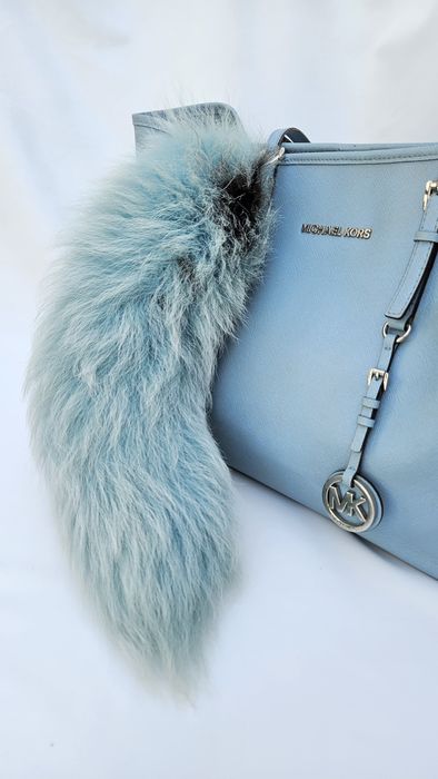 Puszysty brelok zawieszka ozdoba do torebki z futra 40cm