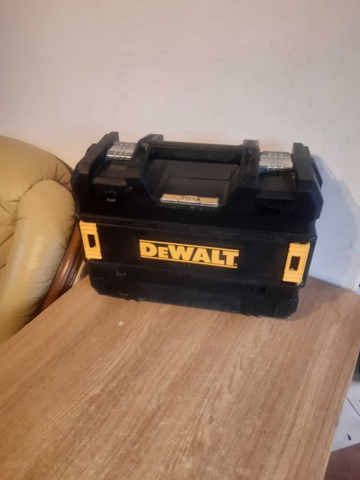 Laser Dewalt Krzyżowy DCE  DCE089D1G
