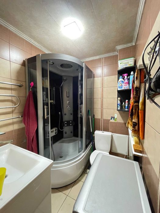 2-кімнатна з ремонтом та автономним опаленням. Ідеальна для сім’ї!