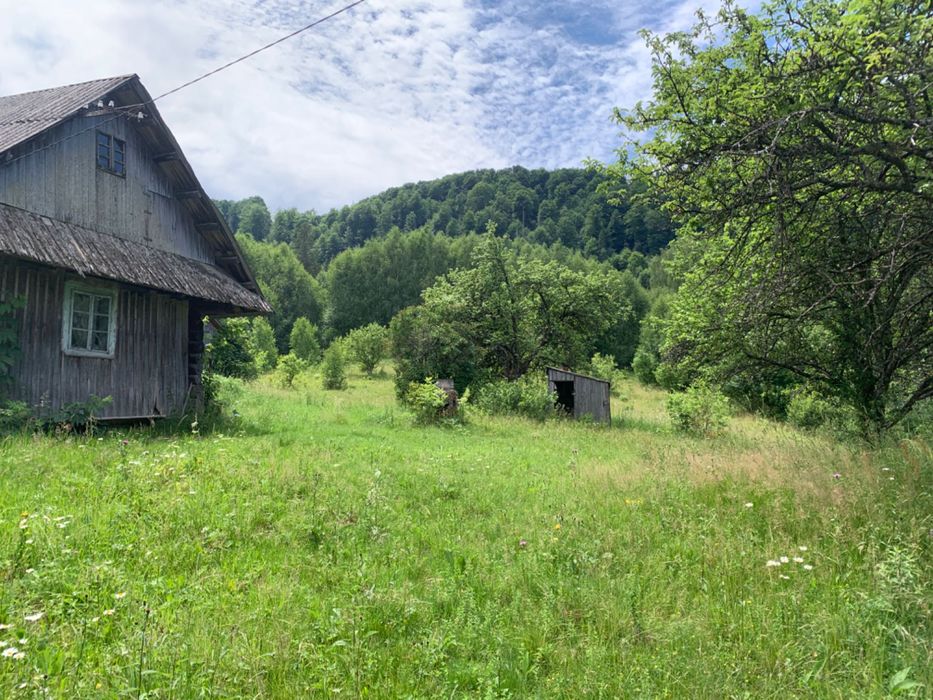 Продаж земельного комплексу 1,07 га у с. Верхня Рожанка