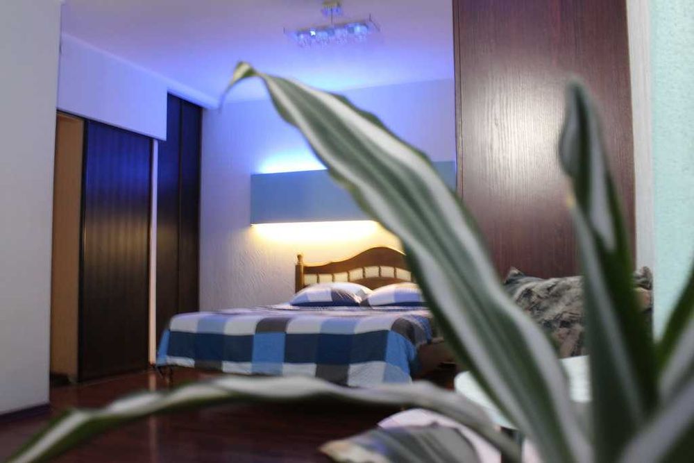 Двухкомнатная квартира посуточно подобово метро Левада метро Спортивна