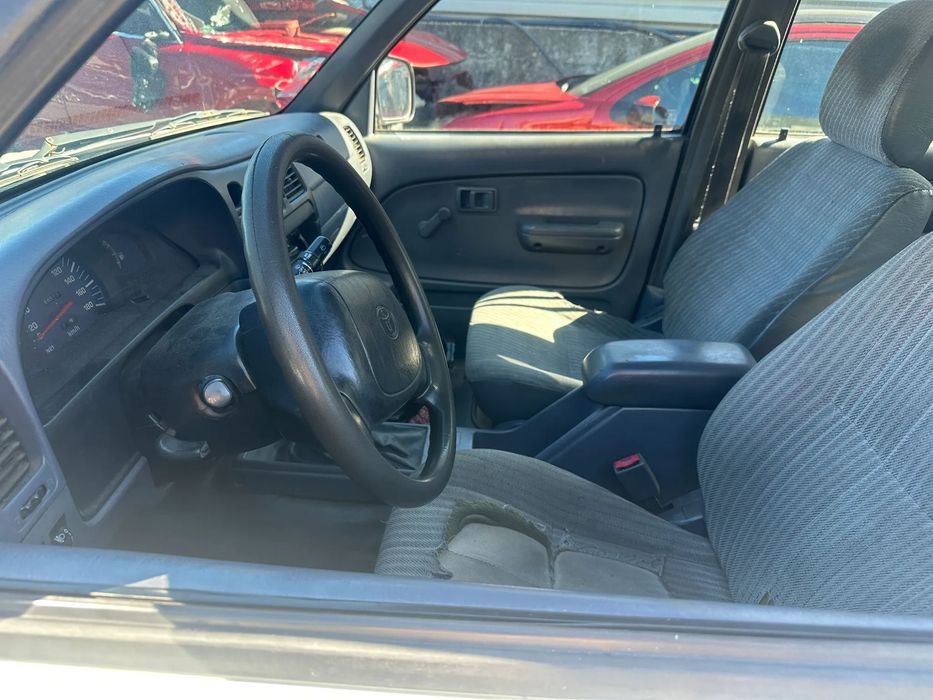 TOYOTA HILUX 2.4 CABINE DUPLA DE 2001 CENTRO DE ABATE FIM DE VIDA