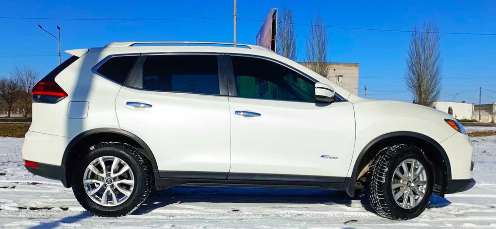 Продам NISSAN ROGUE 2017 Hybrid