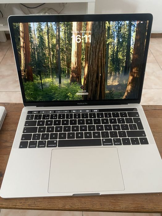 Macbook pro 2019 250 gb