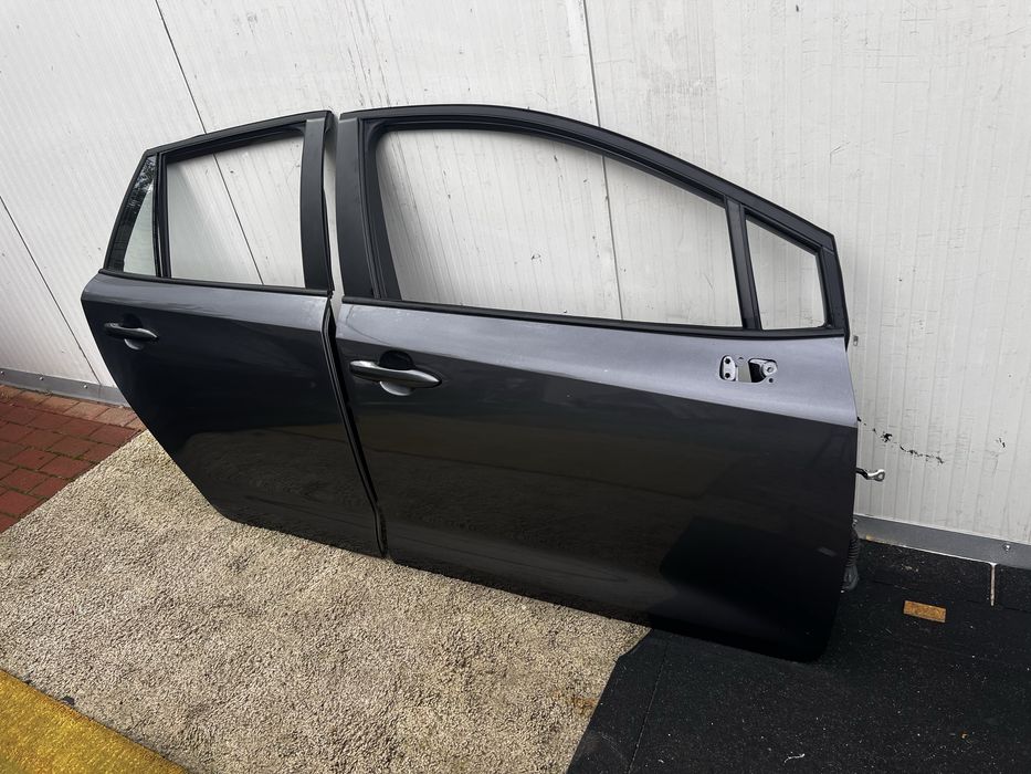 Drzwi Corolla E21, Kompletne w kolor 1G3 kombi
