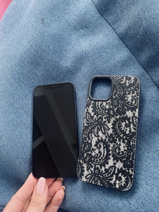 Iphone 12.