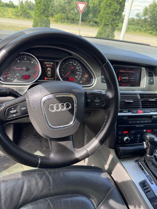 Продам Audi Q7 2007