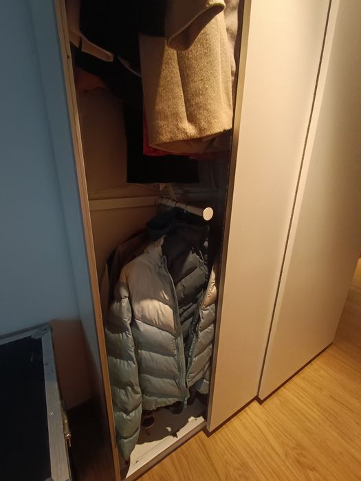 Roupeiro estreito  IKEA