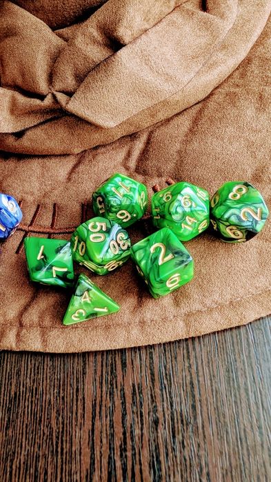 DnD Кубики разной формы для игры подземелья и драконы детям цифры